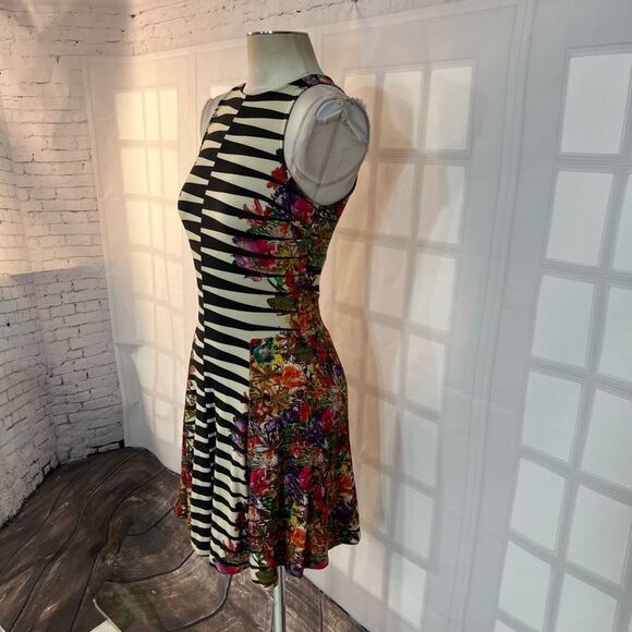 🔥5 for$25🔥 Weston sleeveless stripe floral mixed print jersey sundress - Picture 3 of 10
